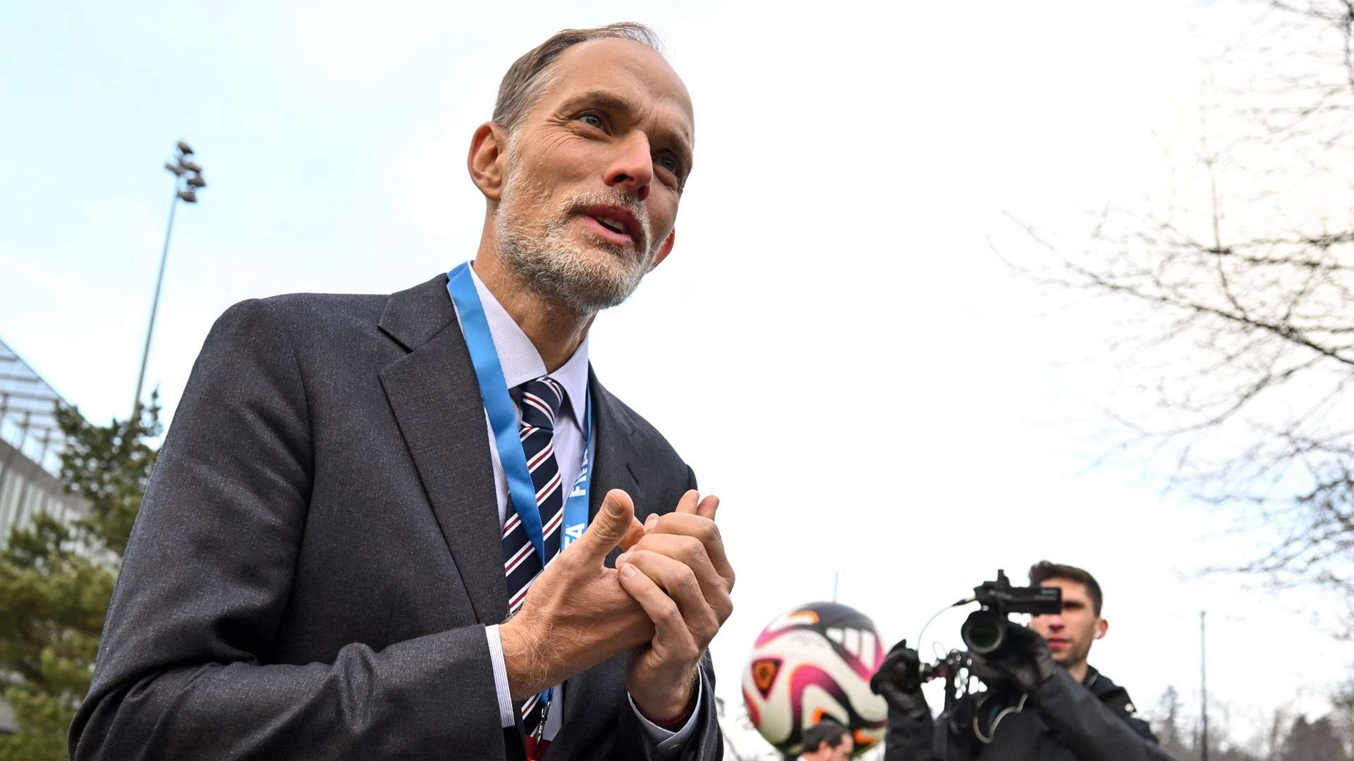 虽然我对比 虽然我对比